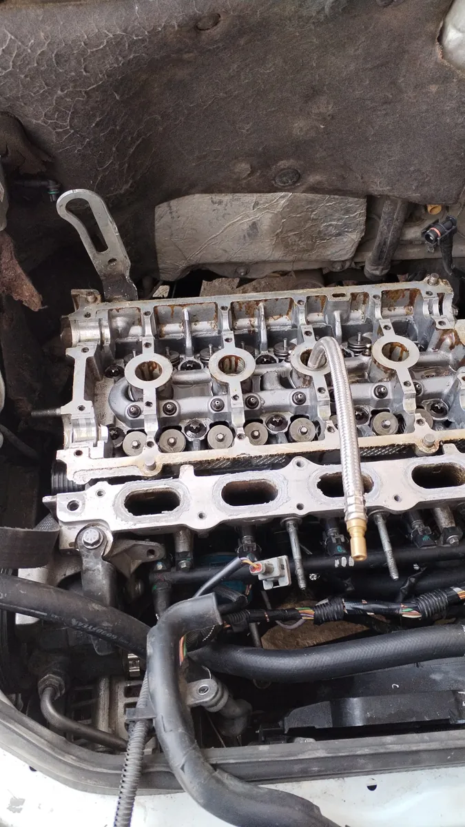 Motor abierto durante una reparación